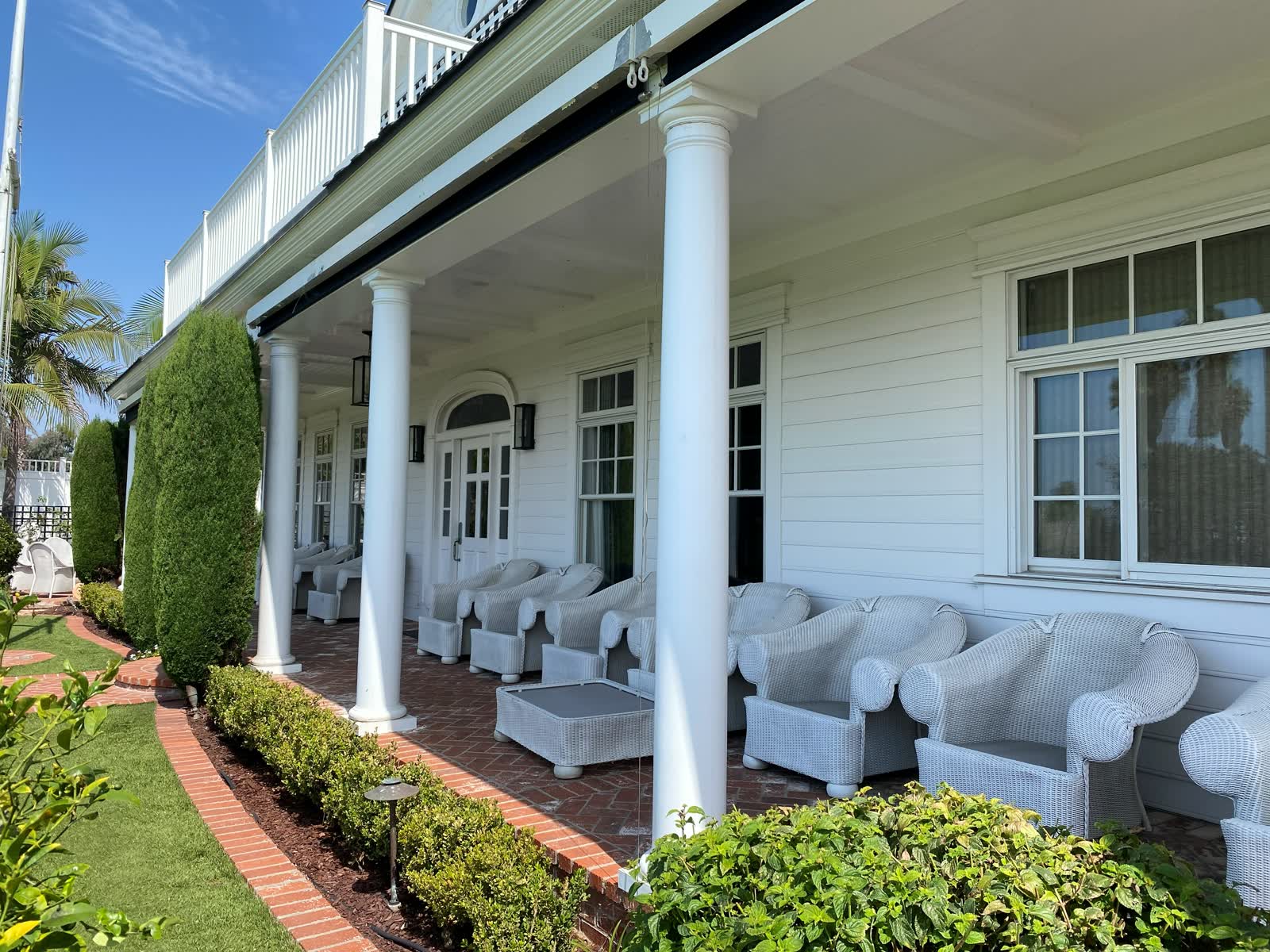 Coronado residence exterior seating area